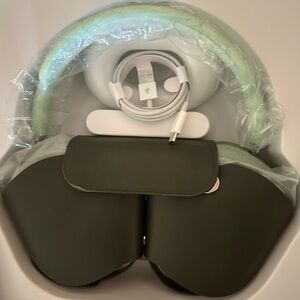 Apple Over-Ear Headphones - Green